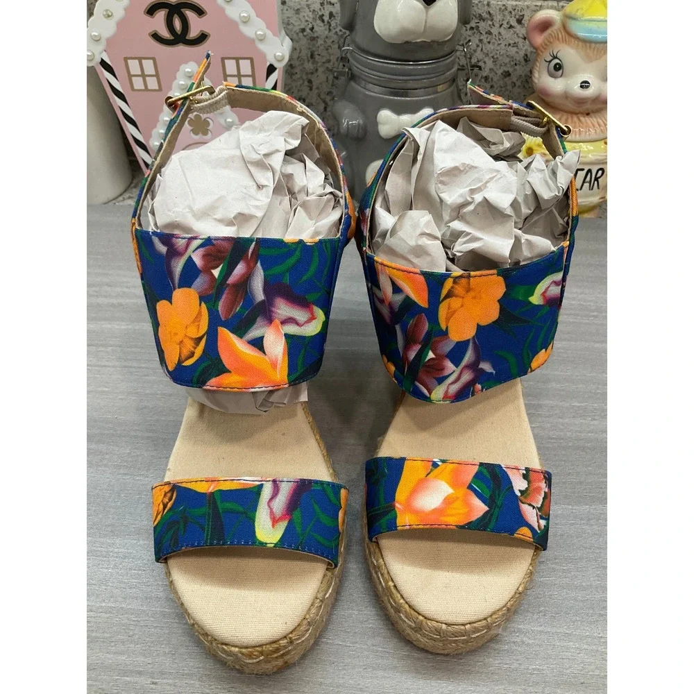 NWOT QUPID FLORL NAVY BLUE AND ORANGE ESPADRILLES WEDGE SANDALS
